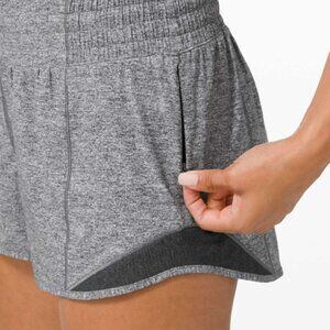 Heather Lux size 6 lululemon 2.5 inch hotty hot shorts